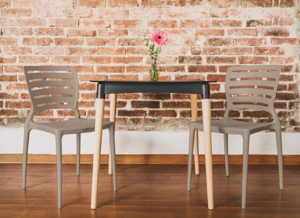 Linha Cadeiras Design - Euromob - Cadeira Sogia com Encosto Horizontal